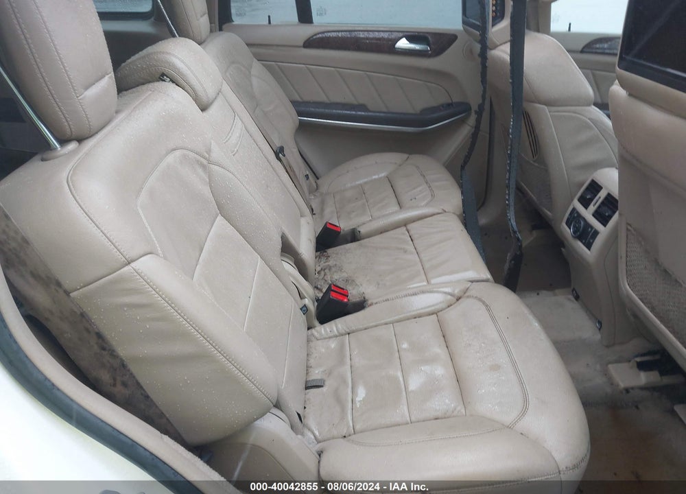 2015 MERCEDES-BENZ GL 550 4MATIC VIN: 4JGDF7DE9FA442143