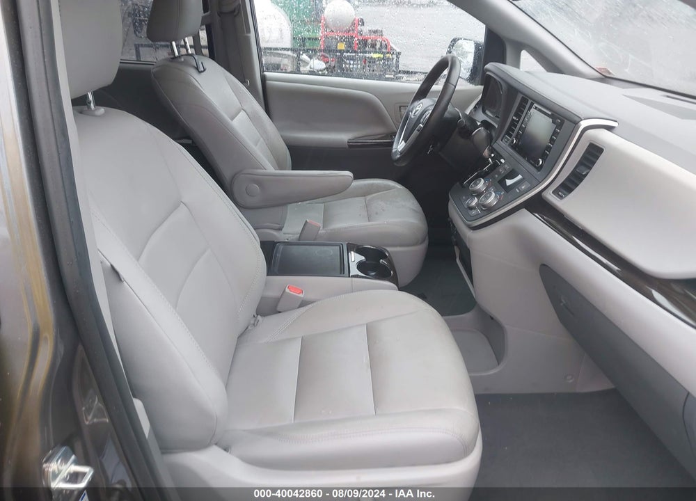 2020 TOYOTA SIENNA XLE VIN: 5TDDZ3DC4LS251506