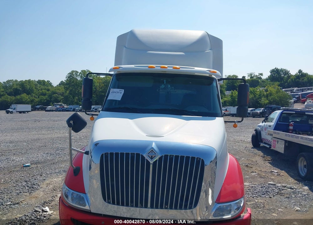 2009 INTERNATIONAL 8600 8600 VIN: 1HSHXAHR29J133977