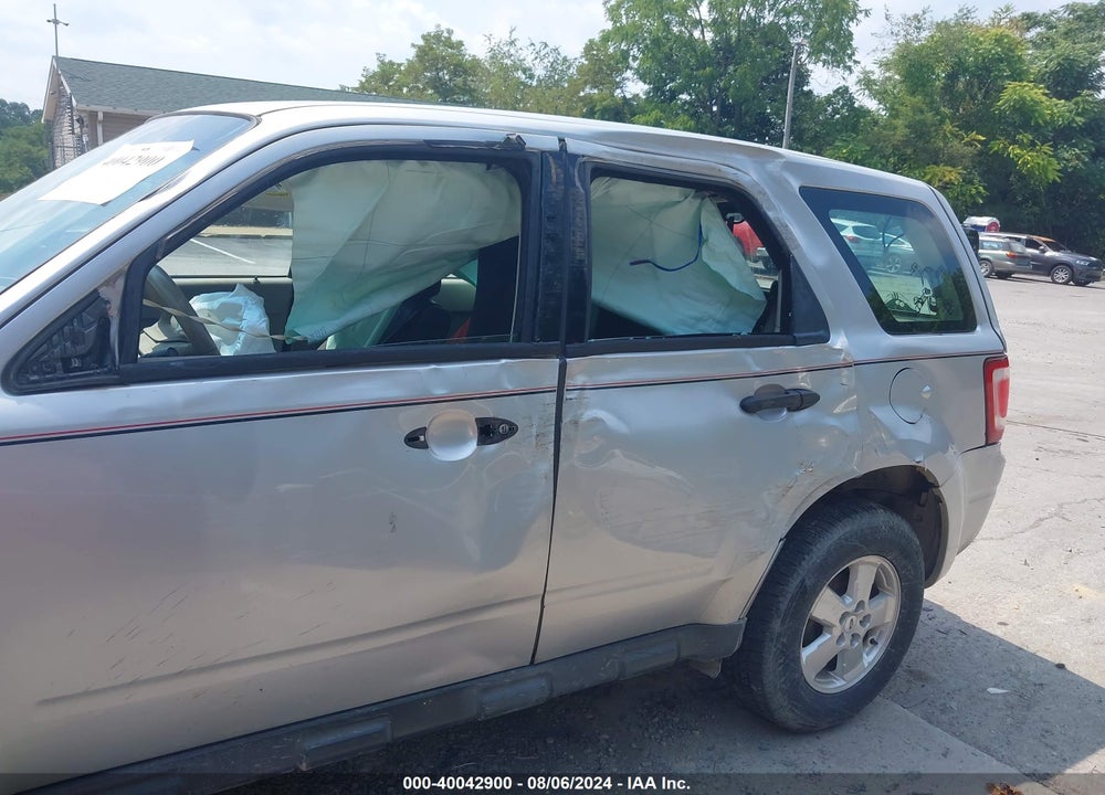 2011 FORD ESCAPE XLS VIN: 1FMCU0C77BKA04821