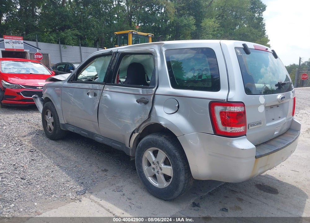 2011 FORD ESCAPE XLS VIN: 1FMCU0C77BKA04821