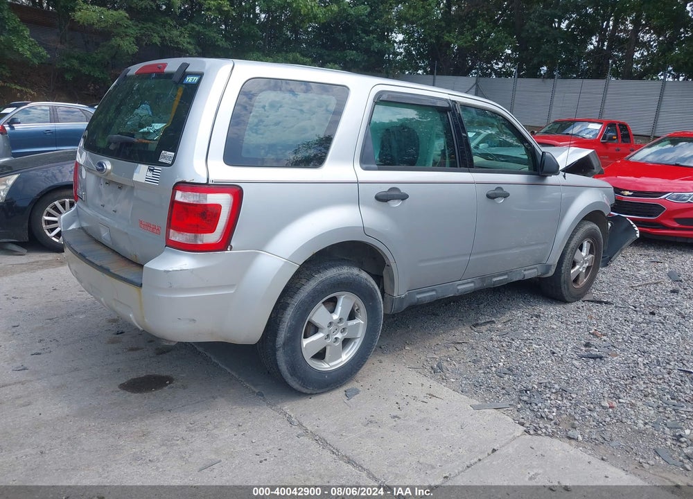 2011 FORD ESCAPE XLS VIN: 1FMCU0C77BKA04821