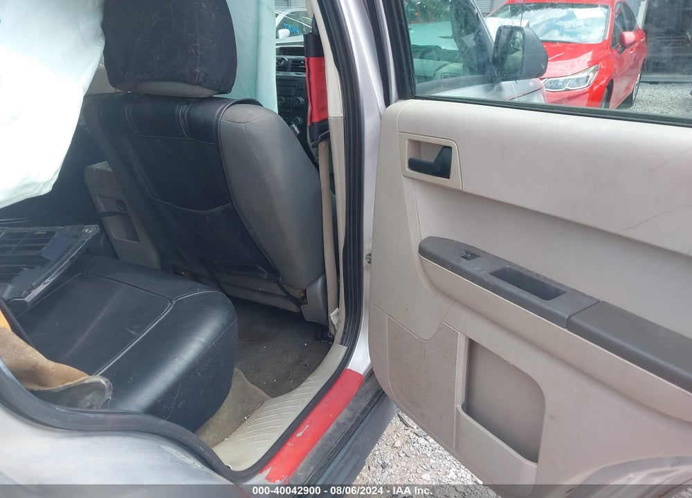 2011 FORD ESCAPE XLS VIN: 1FMCU0C77BKA04821