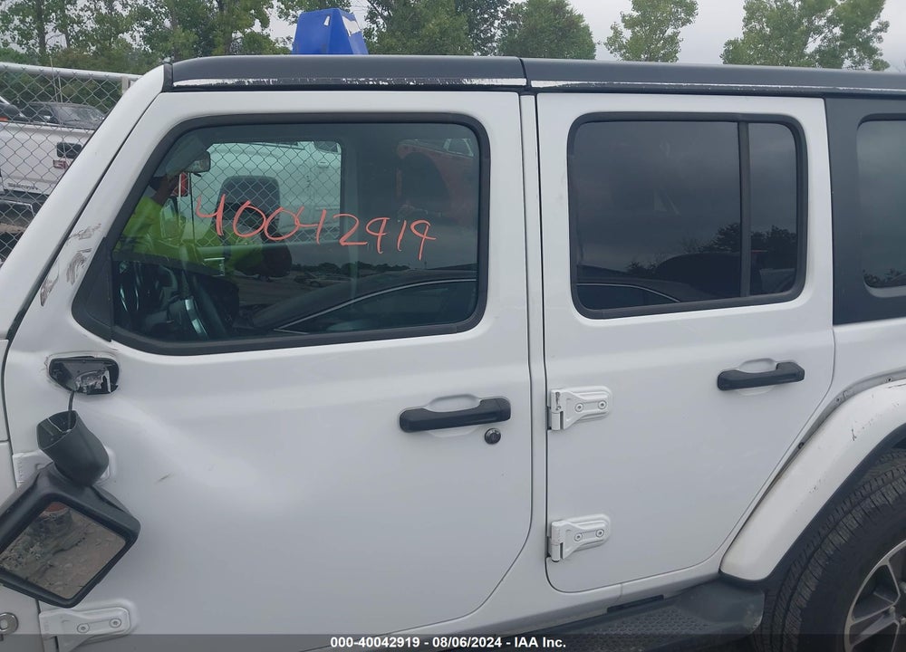2018 JEEP WRANGLER UNLIMITED SAHARA 4X4 VIN: 1C4HJXEG0JW132365