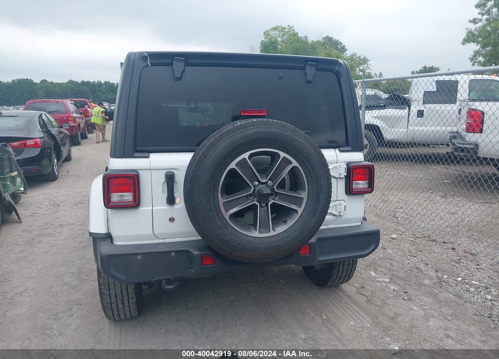 2018 JEEP WRANGLER UNLIMITED SAHARA 4X4 VIN: 1C4HJXEG0JW132365