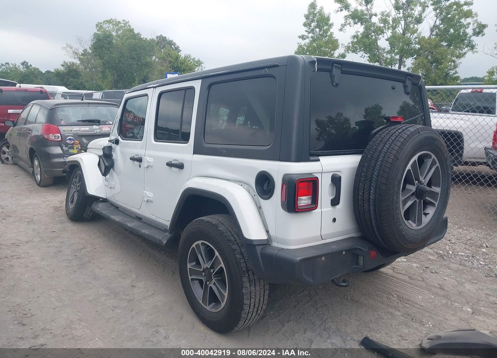 2018 JEEP WRANGLER UNLIMITED SAHARA 4X4 VIN: 1C4HJXEG0JW132365