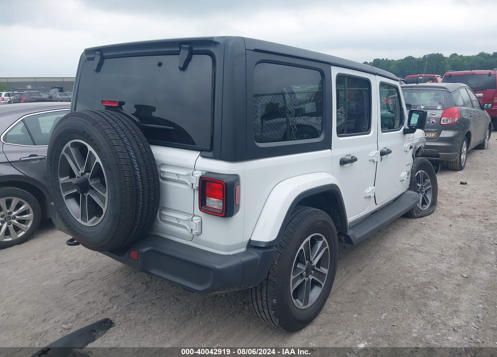 2018 JEEP WRANGLER UNLIMITED SAHARA 4X4 VIN: 1C4HJXEG0JW132365