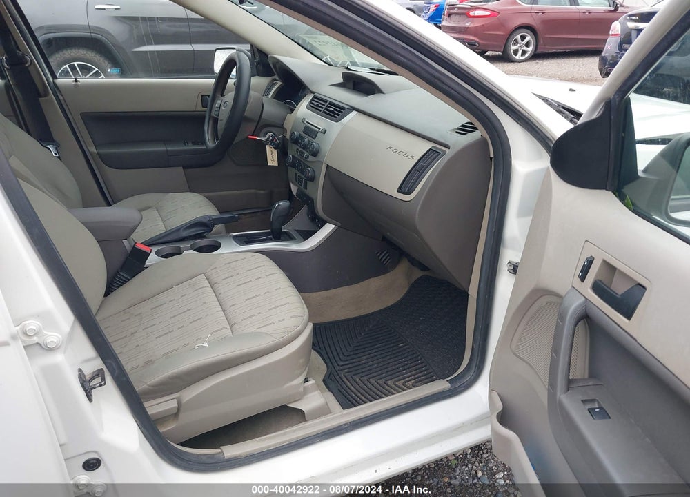 2011 FORD FOCUS SE VIN: 1FAHP3FN3BW182723