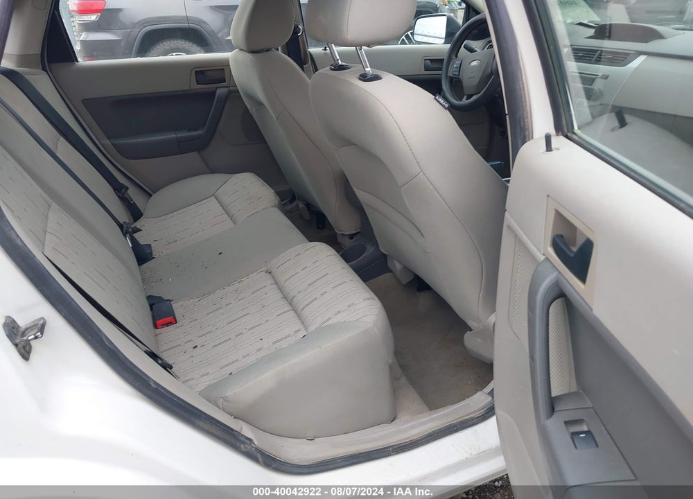 2011 FORD FOCUS SE VIN: 1FAHP3FN3BW182723