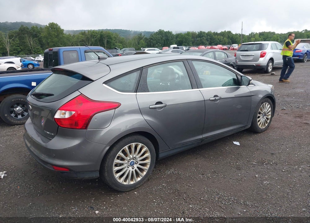 2012 FORD FOCUS TITANIUM VIN: 1FAHP3N21CL389802