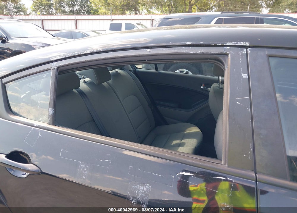 2015 KIA FORTE LX VIN: KNAFK4A6XF5362716