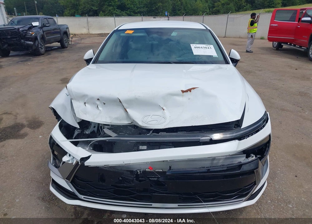 2024 HYUNDAI SONATA VIN: KMHL64JA4RA376617