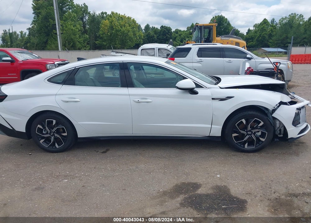 2024 HYUNDAI SONATA VIN: KMHL64JA4RA376617