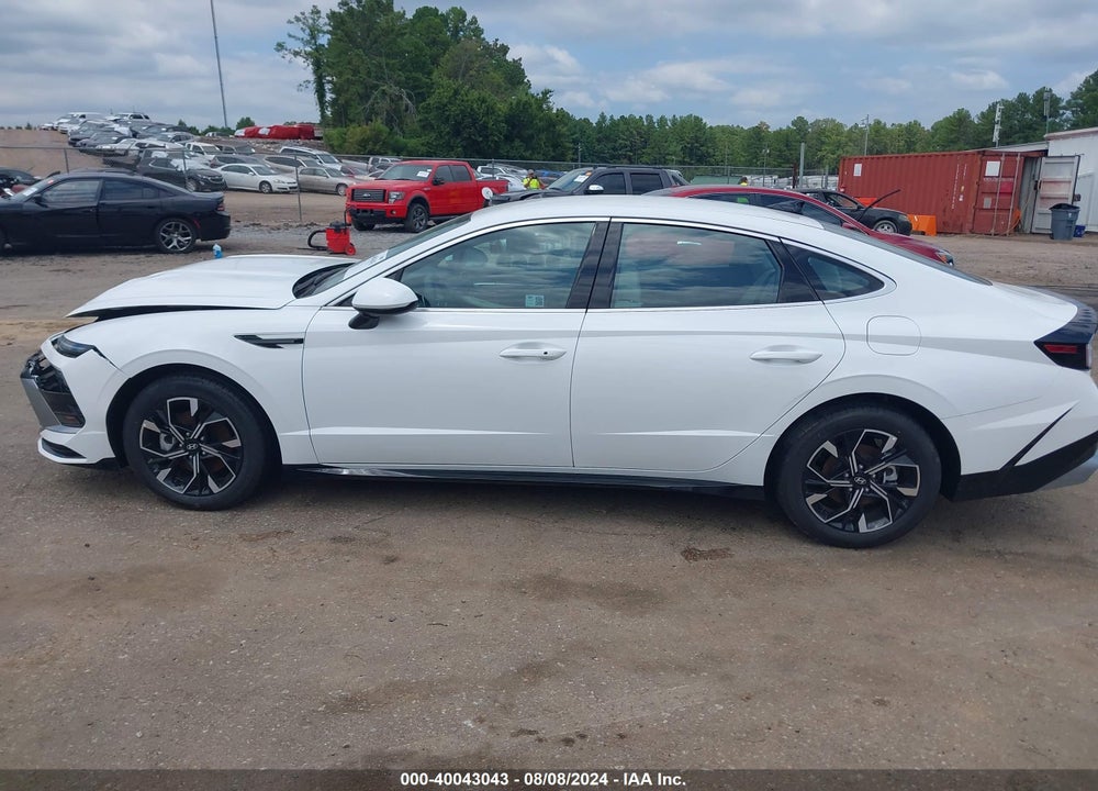 2024 HYUNDAI SONATA VIN: KMHL64JA4RA376617