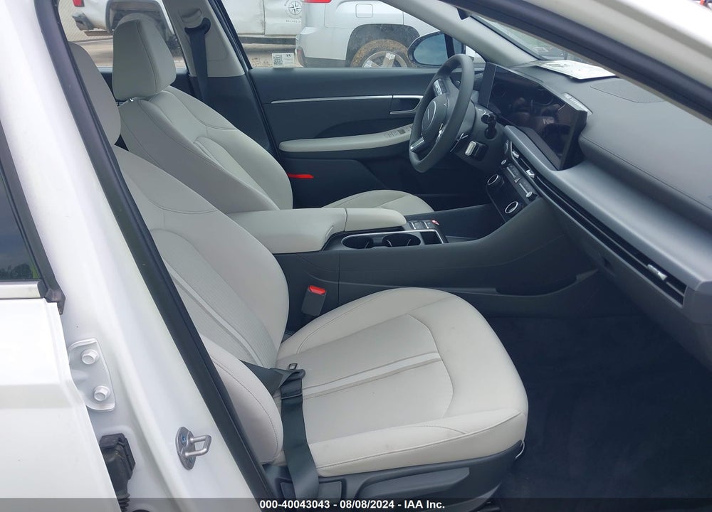 2024 HYUNDAI SONATA VIN: KMHL64JA4RA376617