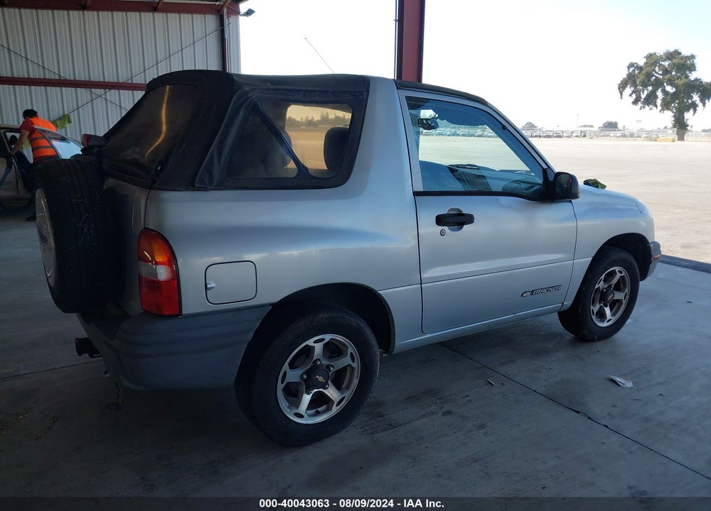 1999 CHEVROLET TRACKER VIN: 2CNBE18C8X6907672