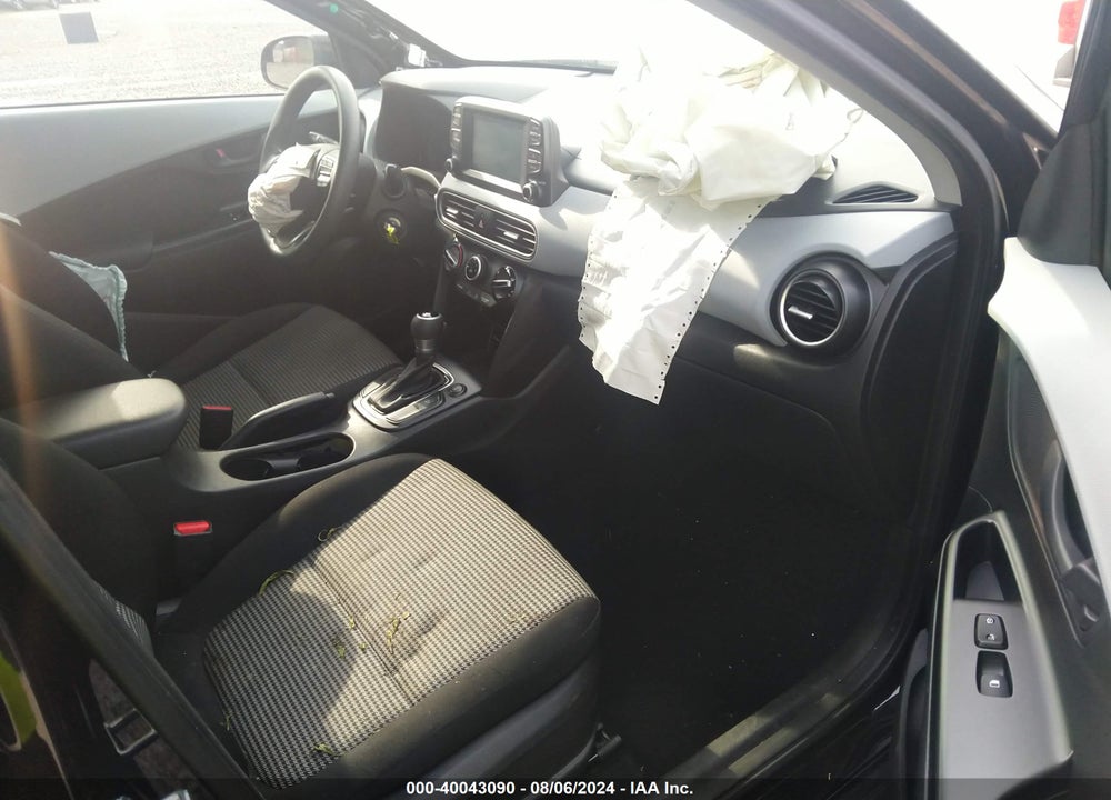 2018 HYUNDAI KONA SE VIN: KM8K1CAA4JU076678