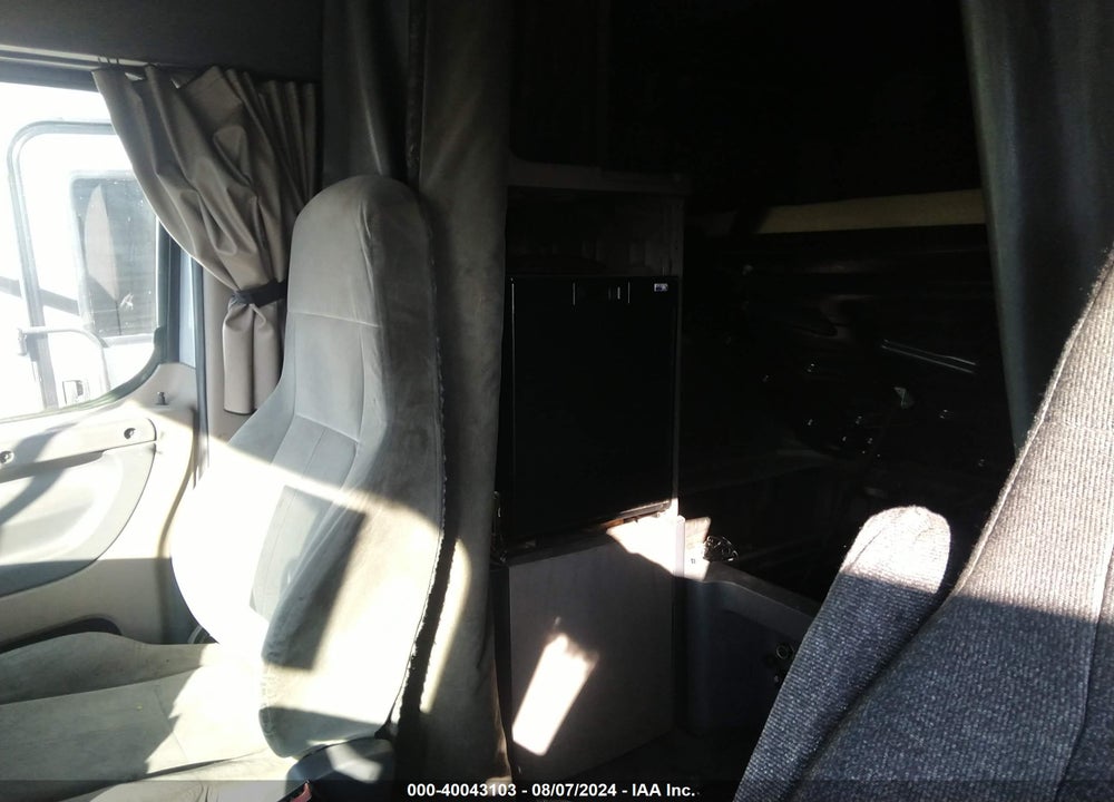 2015 FREIGHTLINER CASCADIA 125 VIN: 3AKJGLD50FSGL7808