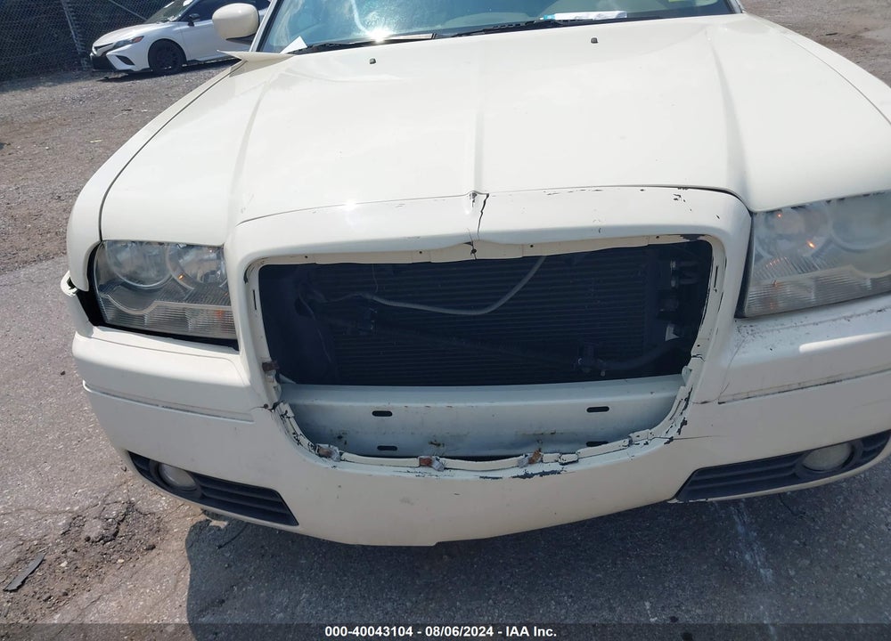 2008 CHRYSLER 300 TOURING VIN: 2C3LA53G08H245635