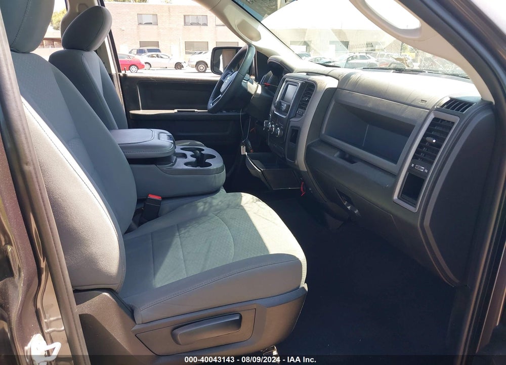 2018 RAM 1500 TRADESMAN QUAD CAB 4X2 6'4 BOX VIN: 1C6RR6FG0JS224497