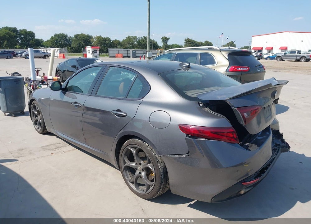 2017 ALFA ROMEO GIULIA TI RWD VIN: ZARFAECN7H7543155