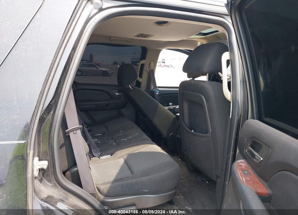 2011 CHEVROLET TAHOE LS VIN: 1GNSCAE04BR275942