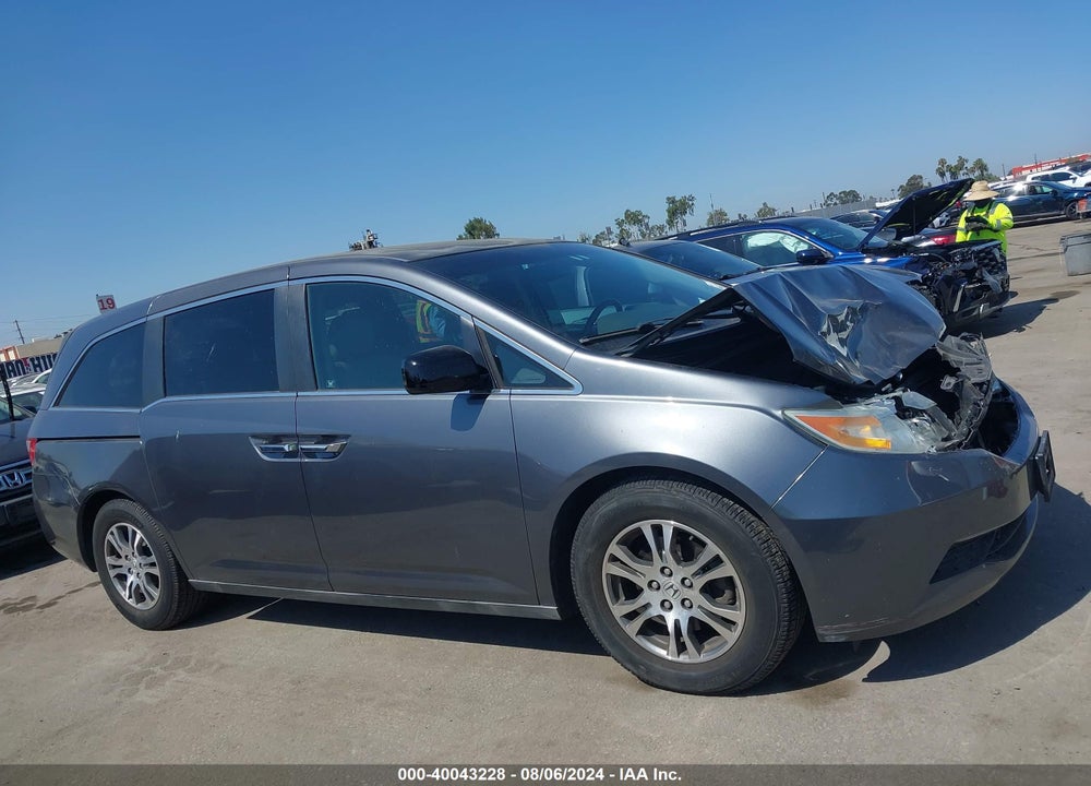 2011 HONDA ODYSSEY EX-L VIN: 5FNRL5H62BB010926