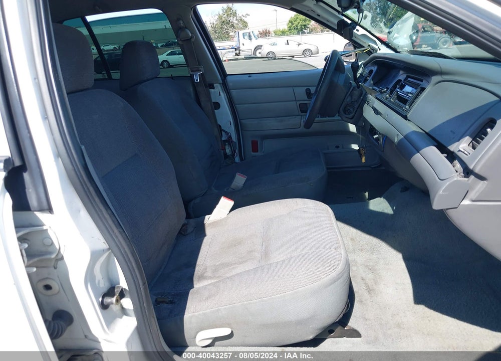 2005 FORD CROWN VICTORIA POLICE VIN: 2FAFP71W35X114204