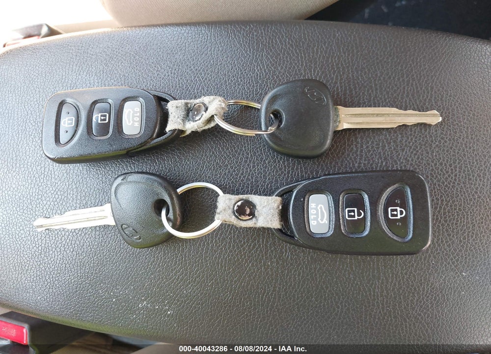 2013 HYUNDAI ELANTRA GLS VIN: KMHDH4AE2DU967859