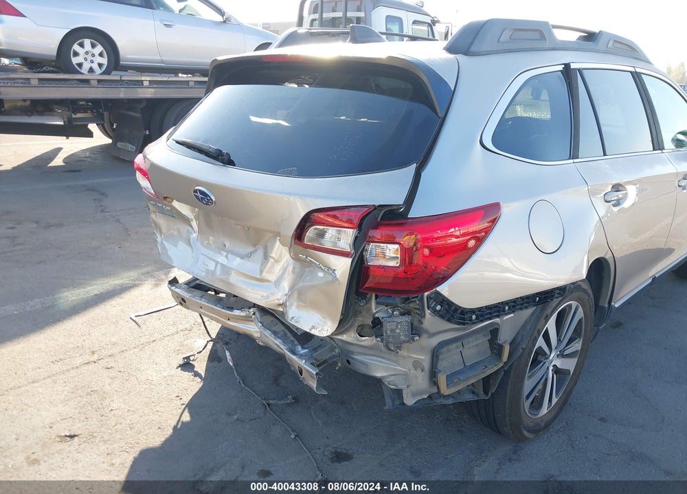2018 SUBARU OUTBACK 2.5I LIMITED VIN: 4S4BSANC0J3211481