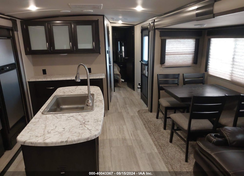 2016 IMAGINE 2950RL VIN: 573TE3329G3400900