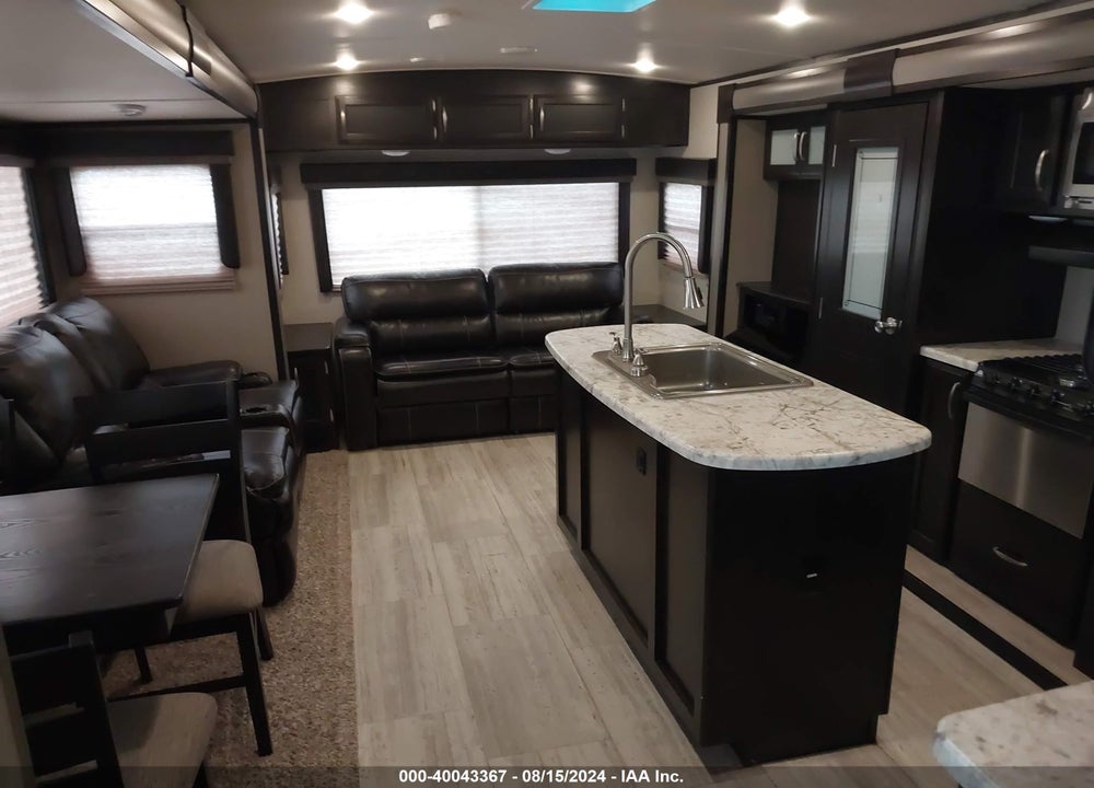 2016 IMAGINE 2950RL VIN: 573TE3329G3400900