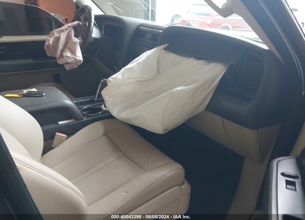 2015 LINCOLN NAVIGATOR L VIN: 5LMJJ3HT3FEJ02592