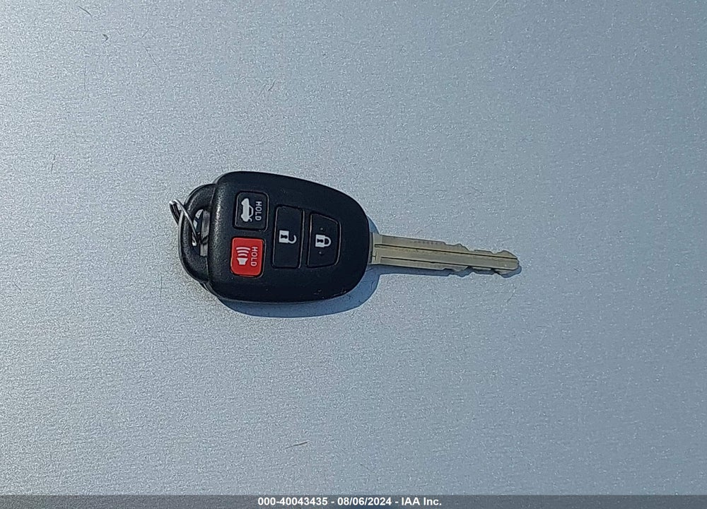 2017 TOYOTA COROLLA LE VIN: 5YFBURHE5HP634701