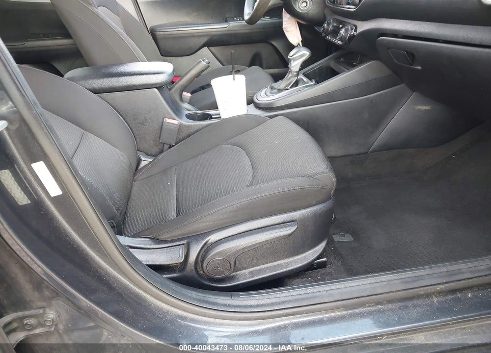 2019 KIA FORTE LXS VIN: 3KPF24ADXKE092368