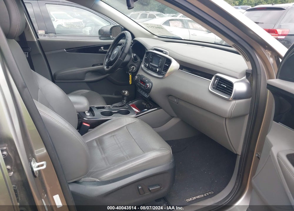 2016 KIA SORENTO 2.0T EX VIN: 5XYPH4A17GG041512