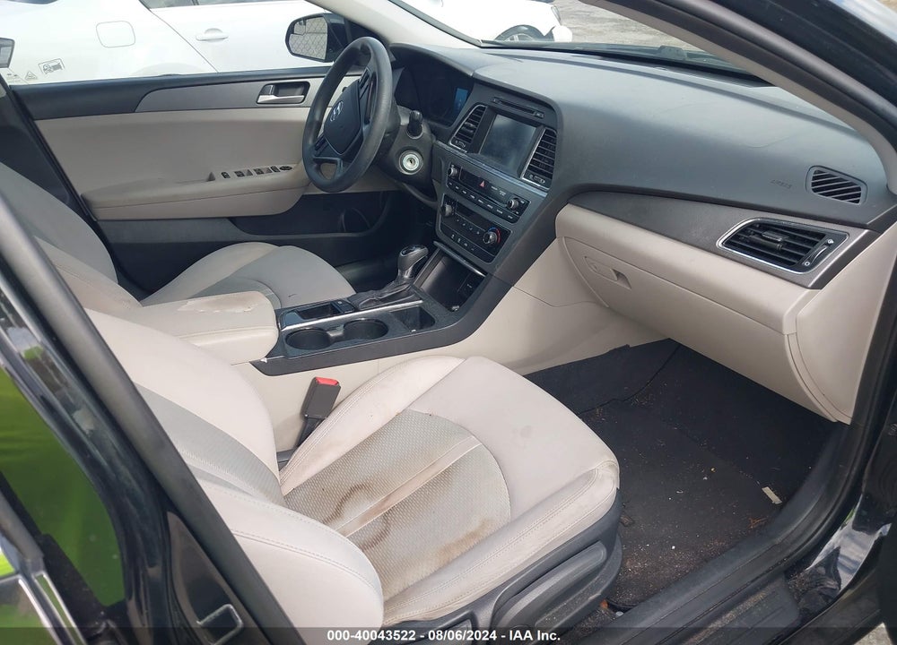 2017 HYUNDAI SONATA SE VIN: 5NPE24AF5HH483302