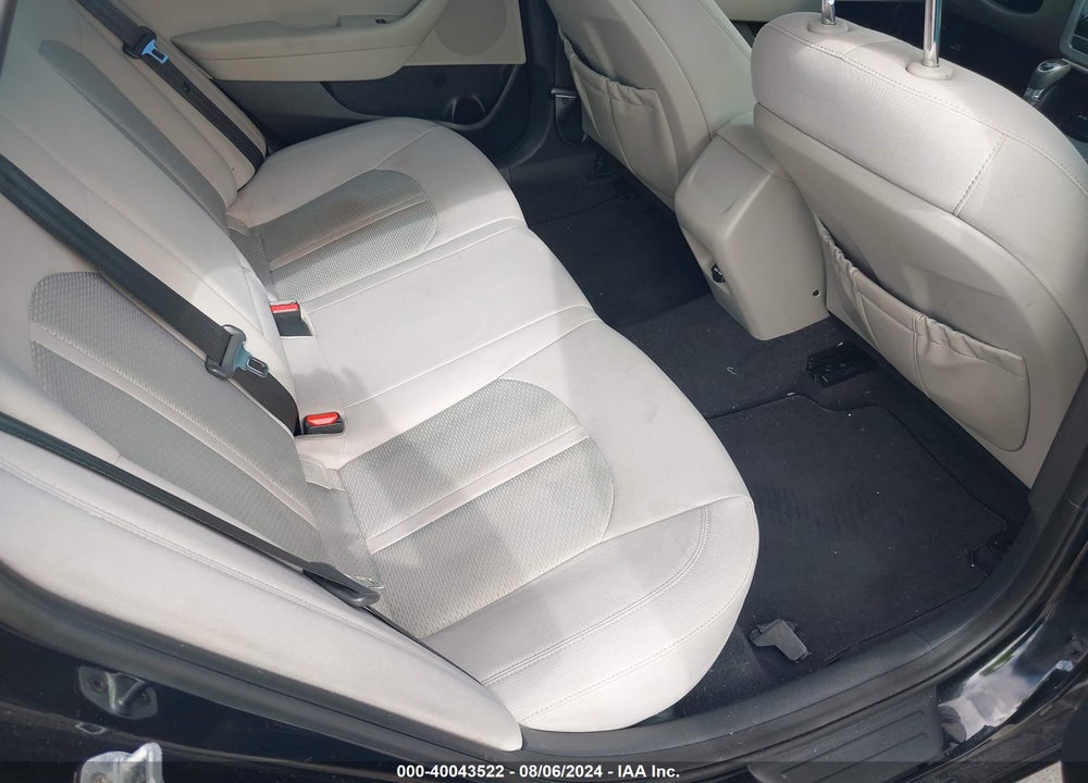 2017 HYUNDAI SONATA SE VIN: 5NPE24AF5HH483302
