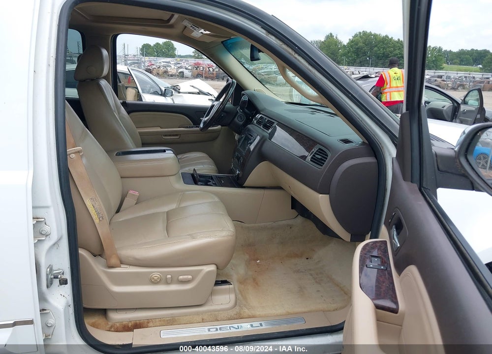 2007 GMC YUKON DENALI VIN: 1GKFK63877J154920