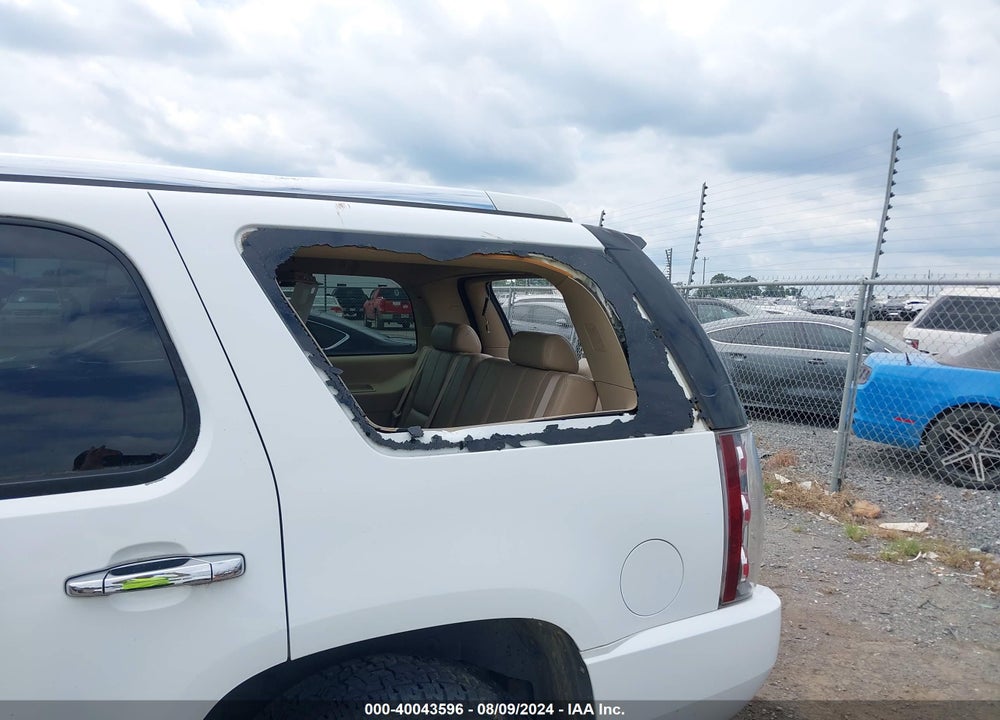 2007 GMC YUKON DENALI VIN: 1GKFK63877J154920