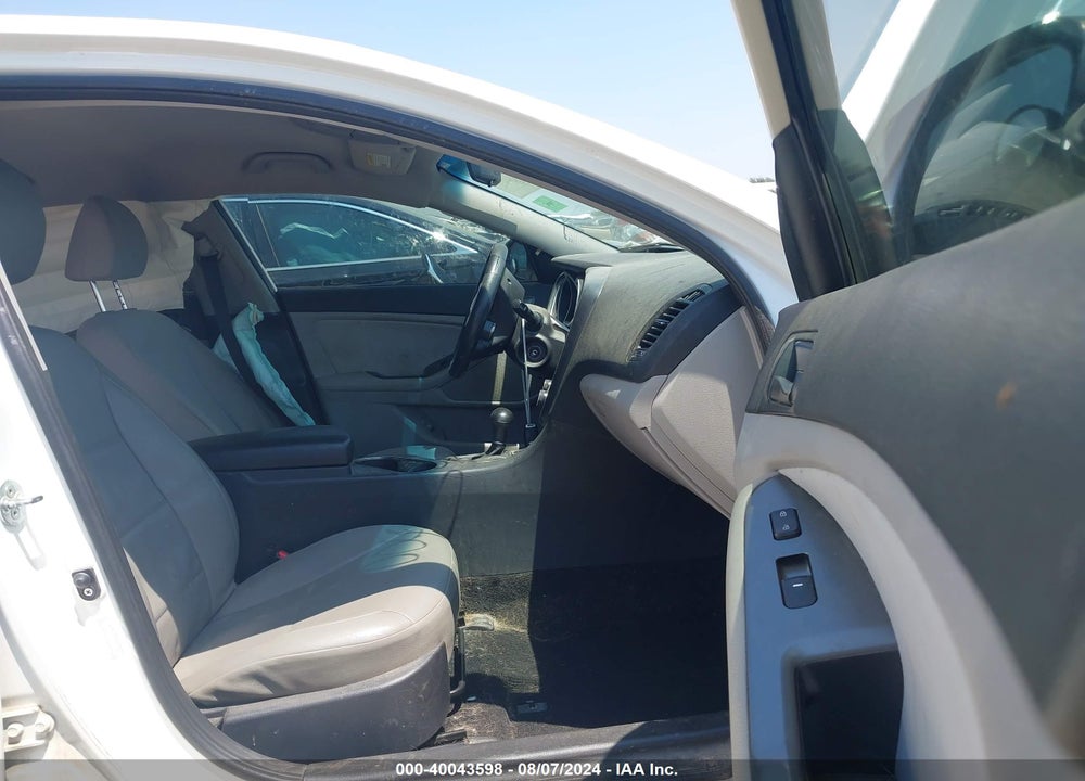 2015 KIA OPTIMA LX VIN: KNAGM4A75F5556352