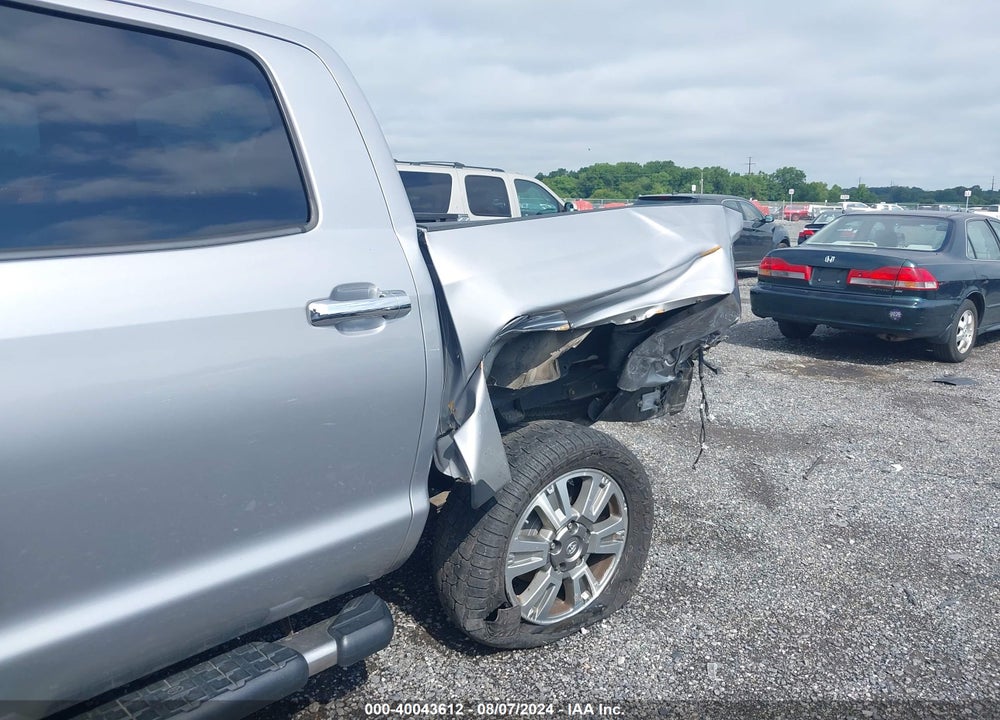 2016 TOYOTA TUNDRA PLATINUM 5.7L V8 VIN: 5TFAY5F16GX518903