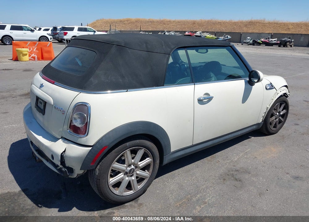 2013 MINI CONVERTIBLE COOPER S VIN: WMWZP3C52DT551138