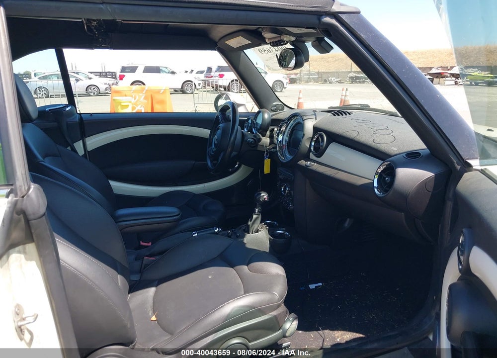 2013 MINI CONVERTIBLE COOPER S VIN: WMWZP3C52DT551138