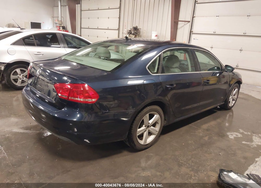 2012 VOLKSWAGEN PASSAT 2.0L TDI SE VIN: 1VWBN7A34CC051044