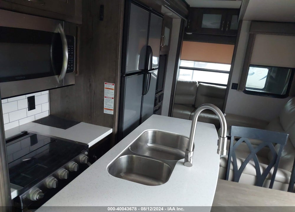 2019 KEYSTONE MONTANA VIN: 4YDF30524KA742178