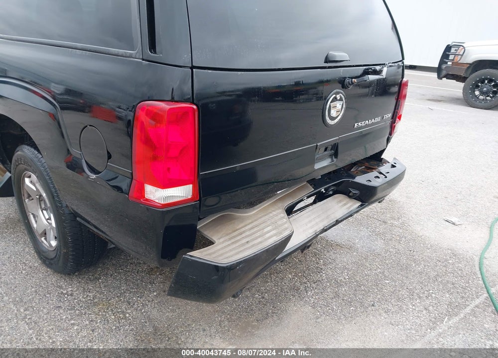2005 CADILLAC ESCALADE ESV STANDARD VIN: 3GYFK66N05G277576