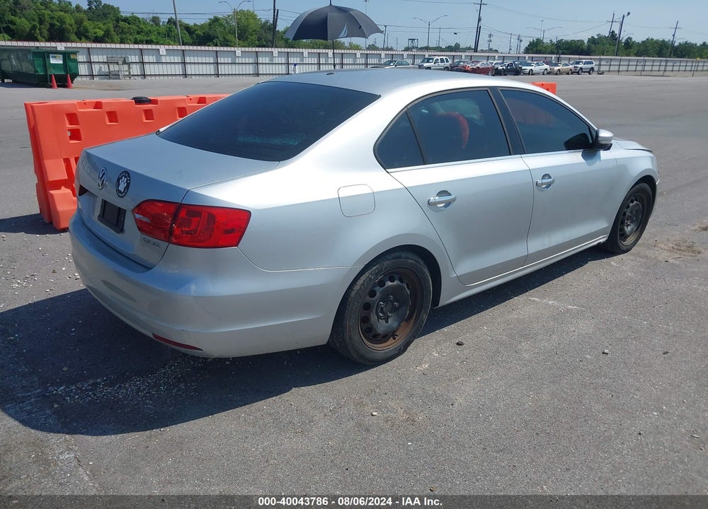 2013 VOLKSWAGEN JETTA 2.5L SE VIN: 3VWDP7AJ4DM380795