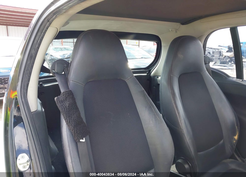 2011 SMART FORTWO PASSION/PURE VIN: WMEEJ3BA1BK443910