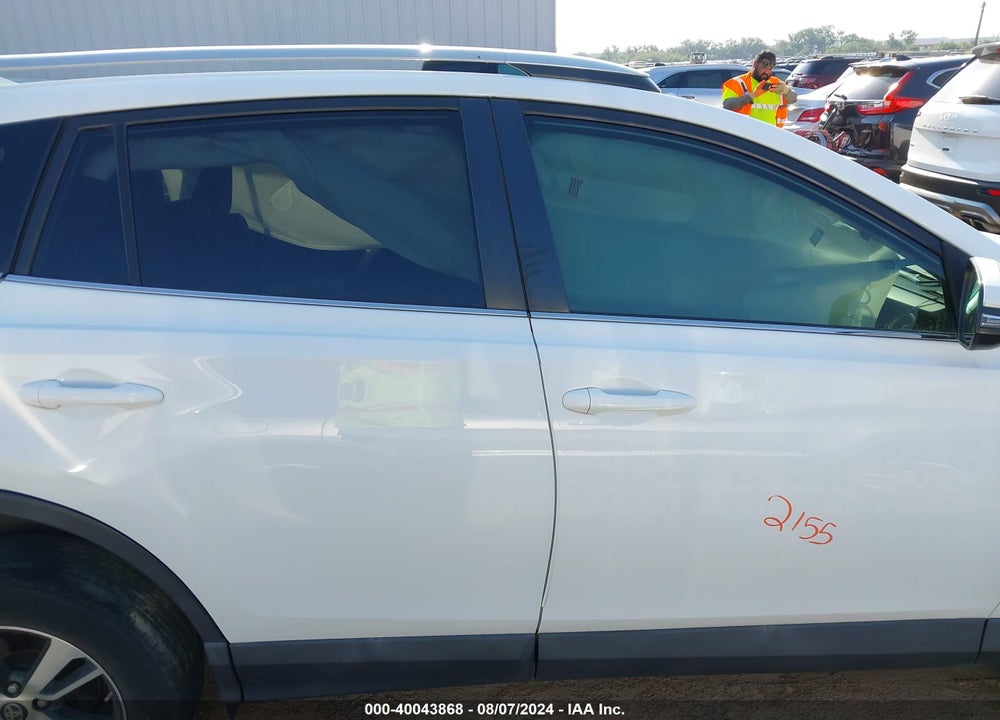2016 TOYOTA RAV4 XLE VIN: 2T3WFREV4GW280187
